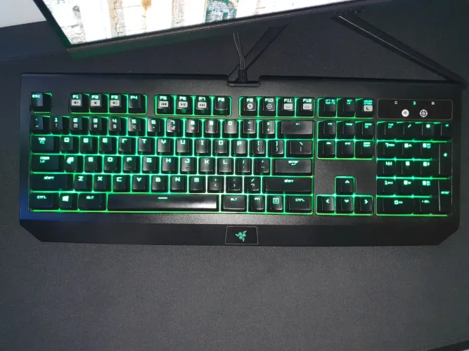 Teclado mecânico gamer Razer Blackwidow Ultimate