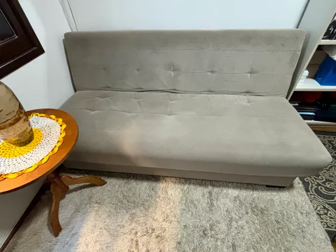 Sofá-cama 3 lugares seminovo