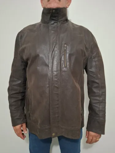 Jaqueta masculina masculina em coro.