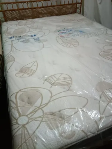 Cama de vime e colchão box