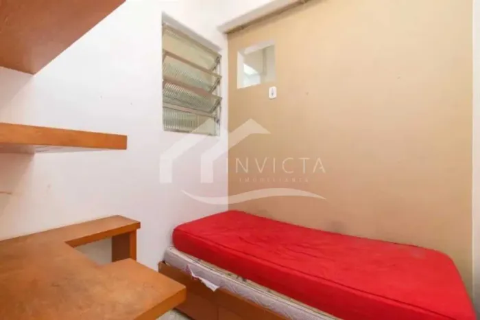 Maravilhoso 2 quartos reformado em rua nobre!!!