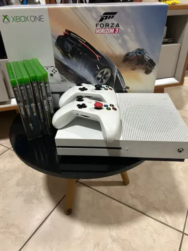Xbox One S 500GB + 2 Controles + 6 Jogos + Caixa Original