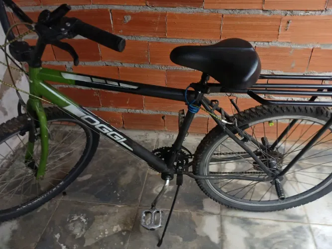Vende-se uma bicicleta aro 26
