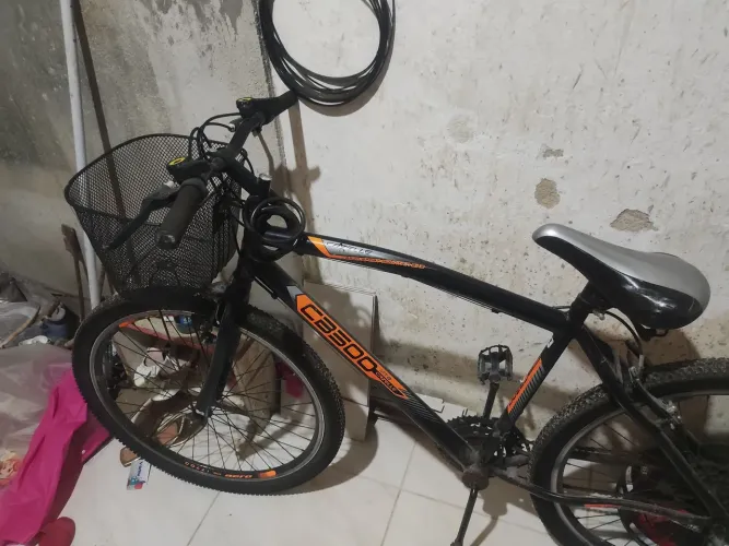 Bicicleta de marcha semi nova