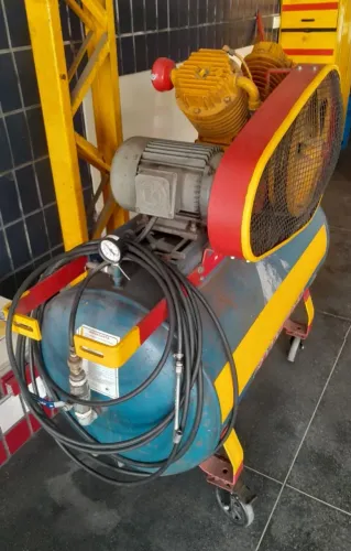 Compressor de Ar Profissional Schulz MSV 20 SA/250L