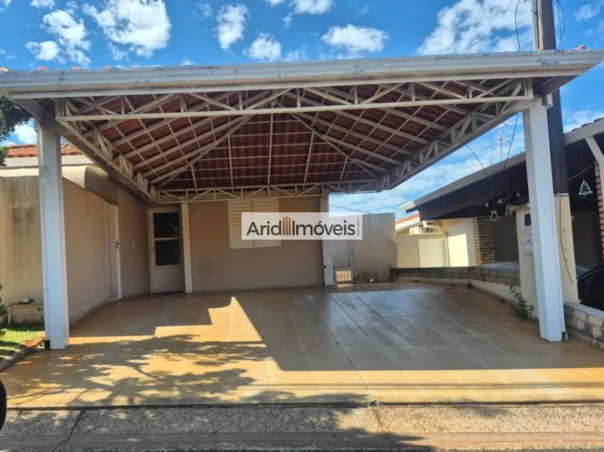 Casa com 4 dormitórios para alugar, 140 m² por R$ 2.960/mês - Condomínio Residencial Jardi
