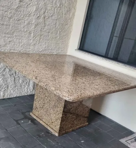 Vendo mesa em granito