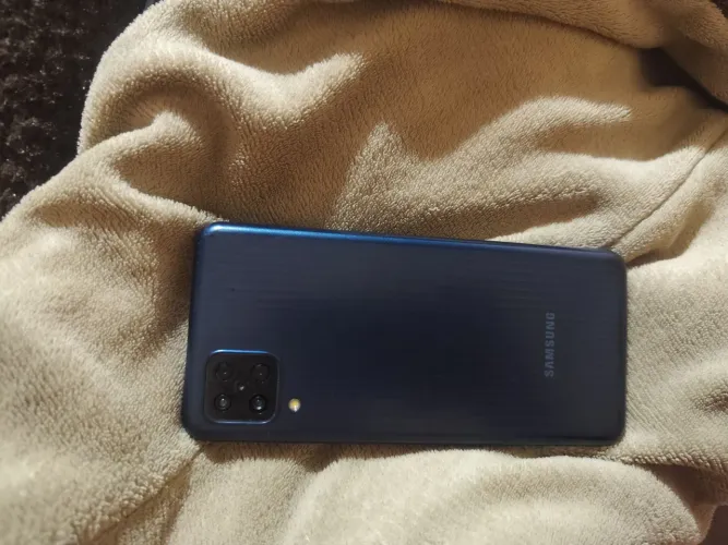Samsung m12