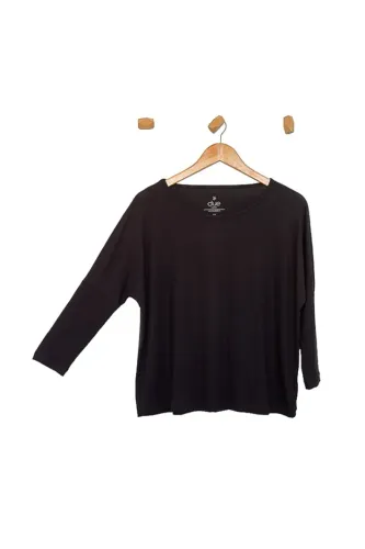 BLUSA MANGA 7/8 PRETA EM VISCOSE! PEÇA LINDA PARA MEIA ESTAÇÃO!