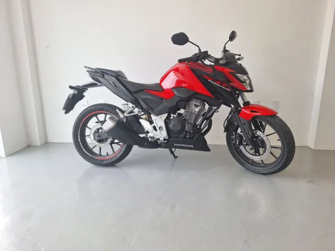 Honda Cb Twister 300F Apenas 20 mil km ano 2023