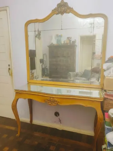 Mesa de canto antiga
