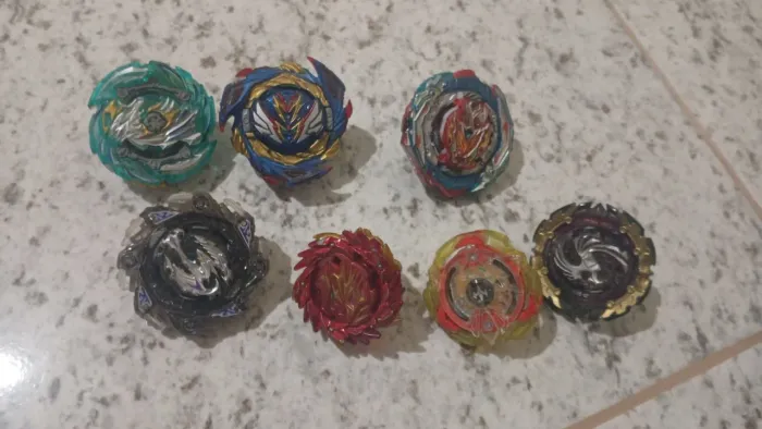 Beyblade burst