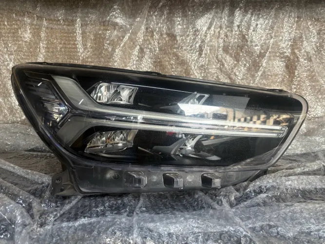 Farol Direito Xc40 2021