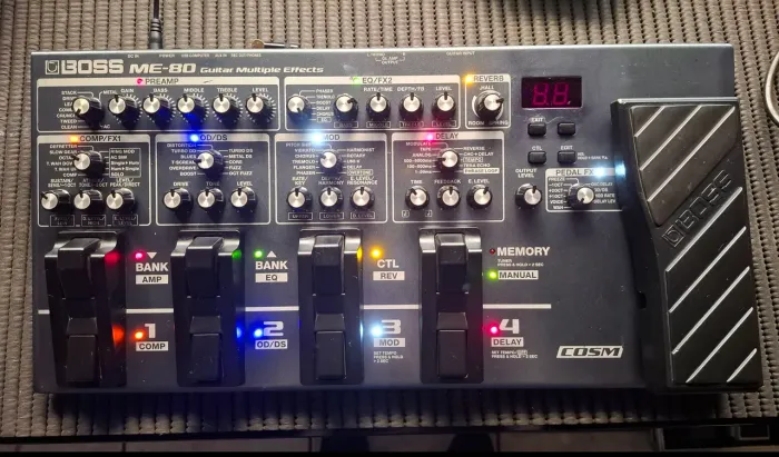 Pedaleira Boss ME-80