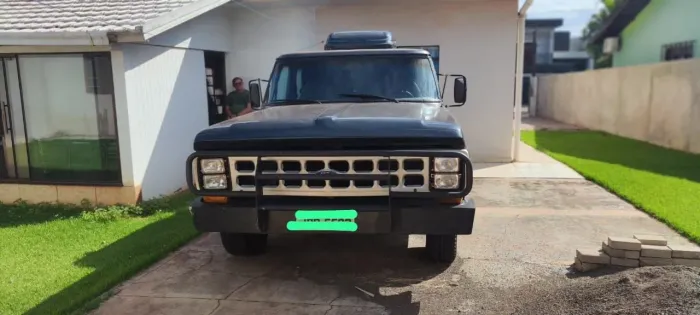 Ford F-1000 Super Diesel CE 3.9 1982
