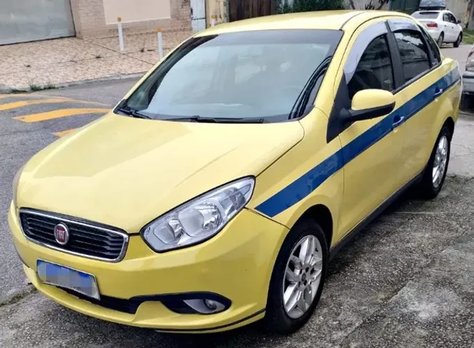 Fiat Grand Siena Essence Dual. 1.6 Flex 16V 2017
