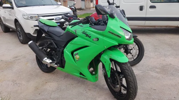 Vendo moto Kawasaki