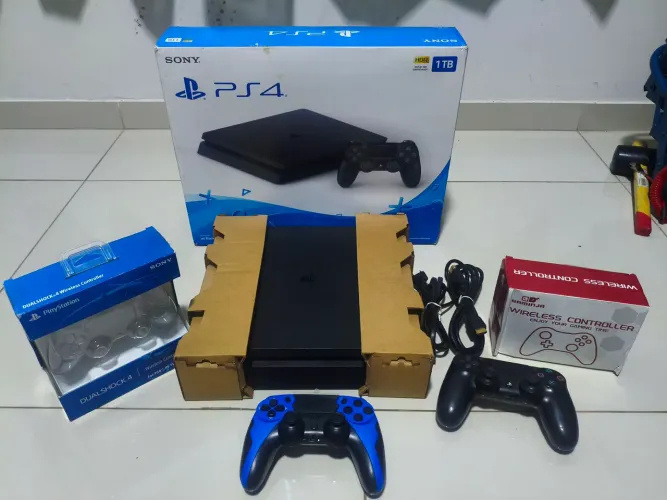 Playstation 4 desbloqueado SSD 1 terá, envio Olx, leia o anúncio