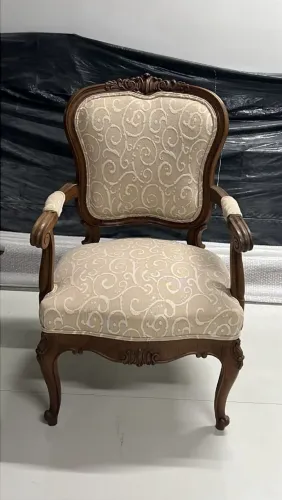 Poltrona clássica 2 unidades