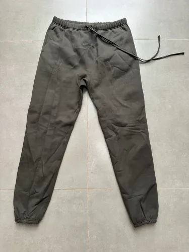 Calça Fear of God Essentials Off Black