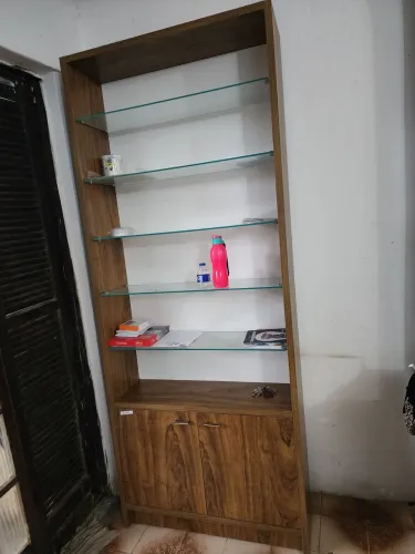 Estante para loja ou residência .