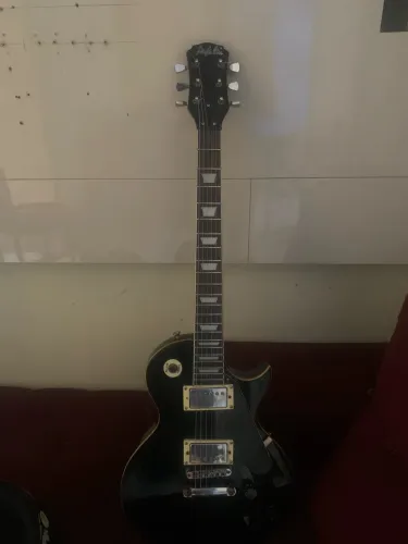Guitarra Dolphin