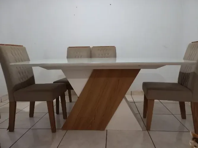 Mesa de Jantar com 6 Cadeiras - Design Moderno