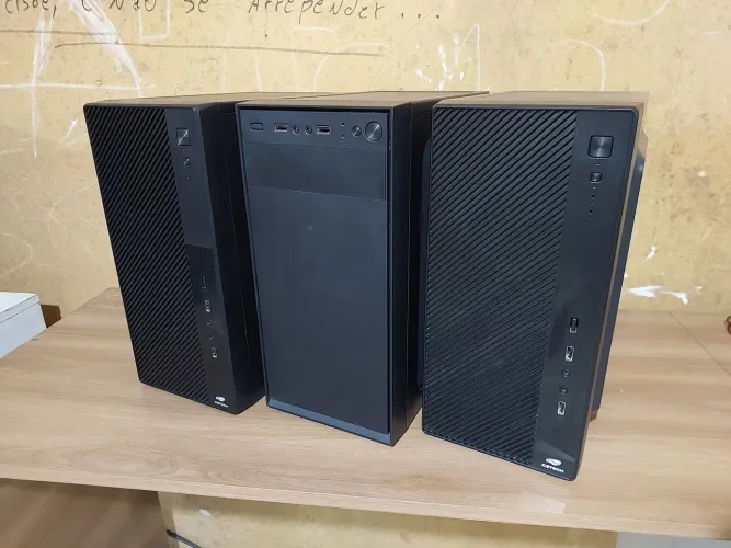 Gabinetes com Fontes