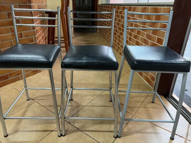03 cadeiras de bancada / balcão