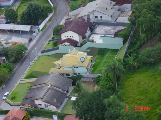 Casa em Condomínio Fechado em Condomínio Arujazinho I, II e III - Arujá, SP