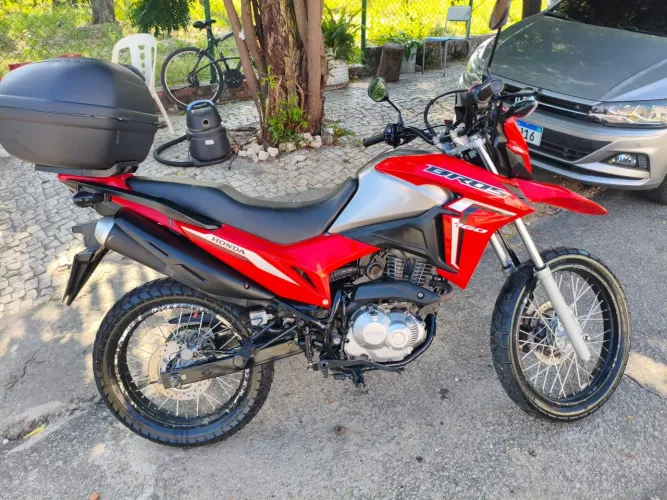 Vendo moto bros 2022 em otimo estado