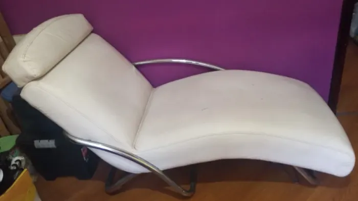 Divã em corinho branco