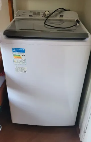 Máquina de lavar Panasonic 16 kilos.