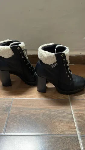 Vende- se essa bota