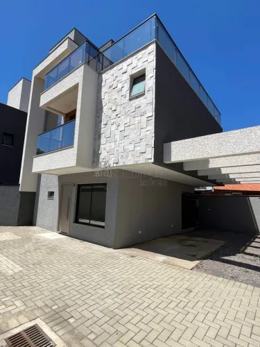 SOBRADO TRIPLEX NOVO À VENDA - EM CONDOMÍNIO  SEM GEMINAÇÃO - NO JARDIM DAS AMÉRICAS.