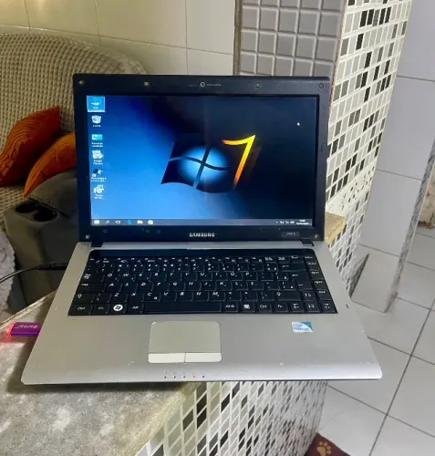 Notebook Samsung dual core, 2gb e 500hd - BATERIA VICIADA 