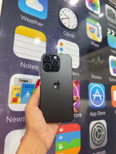 iPhone 16 PRO 256GB - seminovo cor : titânio preto bateria 93%