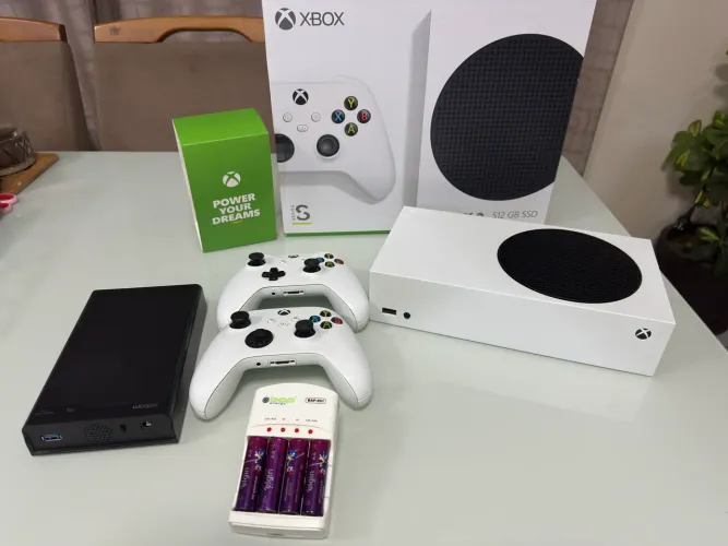 Xbox Series S 512GB + 2 Controles + HD 2TB + Caixa e Acessórios