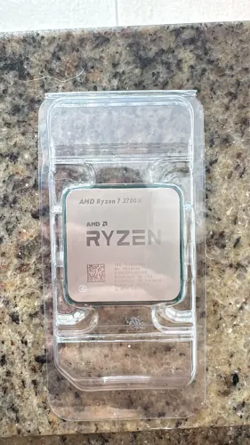 Ryzen 7 3700X - 8 núcleos/16 threads | Excelente Estado | 2 Anos de Uso