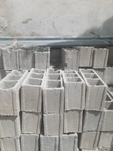 Edvaldo .fabricacao de blocos e Canales.3 reais pra retirar canaleta nde 14,11.5 , 3 reais