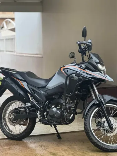 Vendo moto Honda XRE 2025 