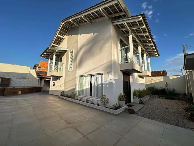 Casa com 4 dormitórios à venda, 250 m² por R$ 1.300.000 - Centro - Ilhota/SC