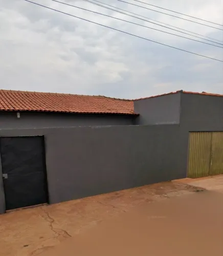 Casa com ponto comercial Jardim Goiás