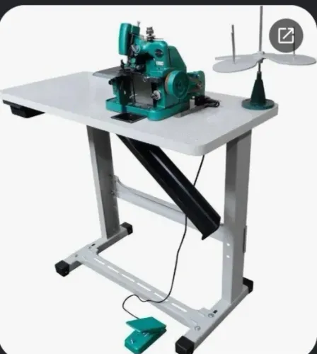 Vendo overloq semi- industrial