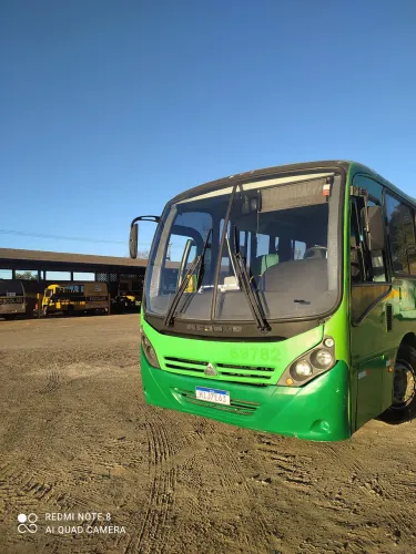 Ônibus micrão 40 lugares com ar condicionado e poltronas com cinto de segurança . Ano 2010