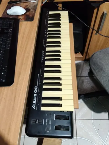 Teclado controlador Alesis Q49
