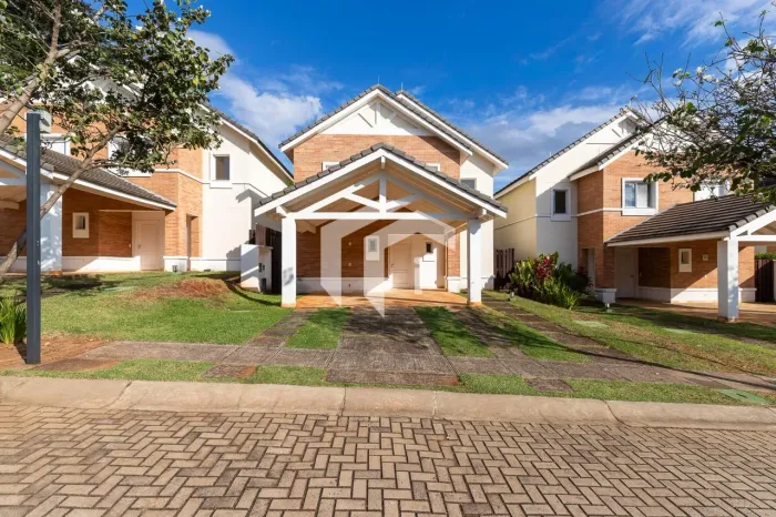 CASA À VENDA AO LADO DO SHOPPING DOM PEDRO