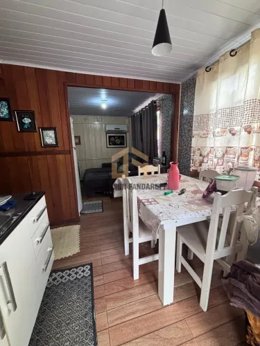 Casa a venda no centro de Major Gercino!