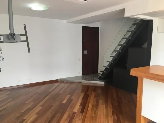 Duplex Edifício Dakota à venda e locação em Moema com 1 quarto