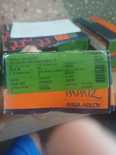 Fechadura interna para quartos Papaiz assa abloy 4400 modelo MZ640CR